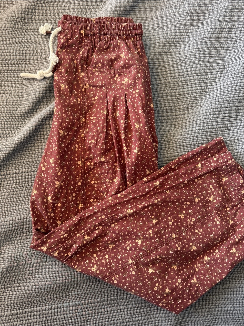 Women's Burgundy Floral Drawstring Lounge Pants